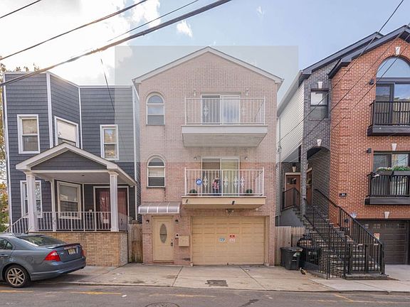 4th image of 83 Oxford Ave #2