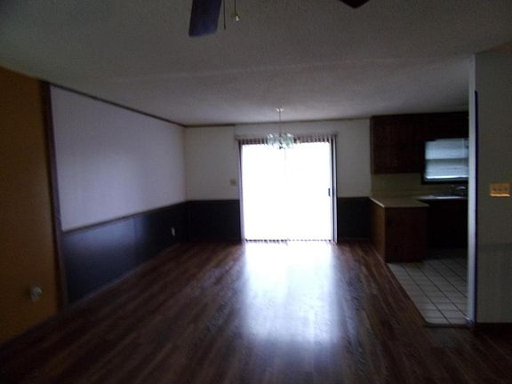 4th image of 5894 Sutton Dr