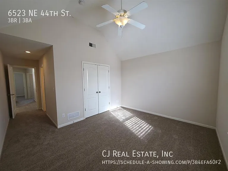6523 NE 44th St — Photo 8