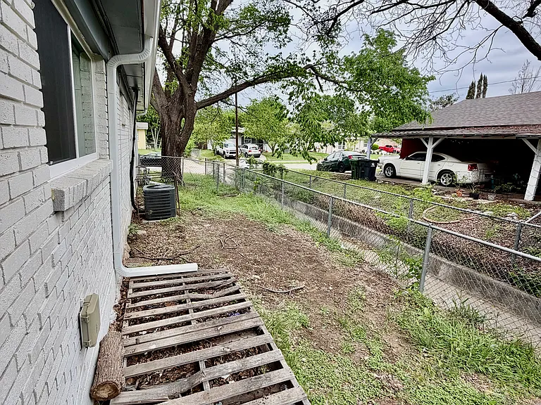 1814 Martin Luther Dr #A — Photo 10