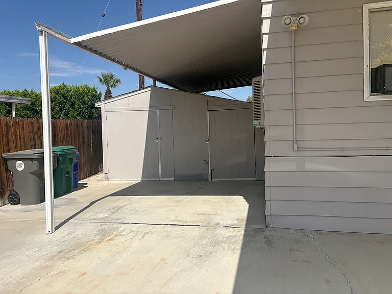 73753 Broadmoor Dr — Photo 2