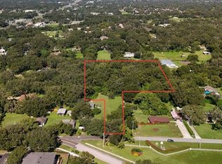 224 Old Mulrennan Rd, Valrico, FL 33594
