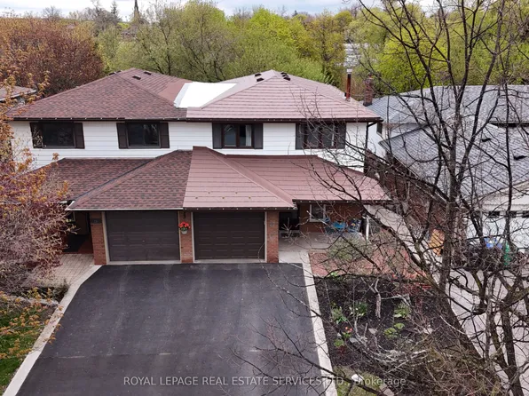 27 Bremen Ln, Mississauga, ON L5M 1G7