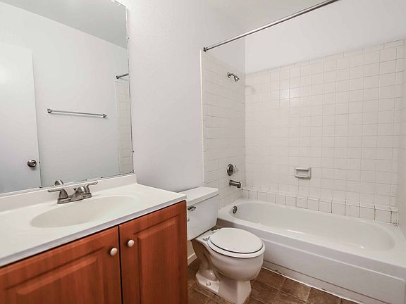2nd image of 4300 N Lamont St APT 229