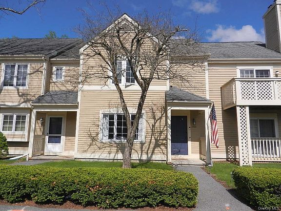 2nd image of 1406 Nutmeg Dr