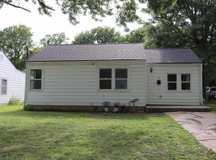 815 SW Parkview St, Topeka, KS 66606