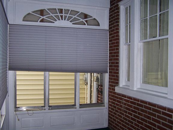 2nd image of 509 E Ross St