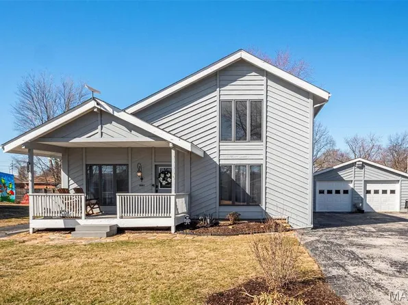 108 Hampton St, Bethalto, IL 62010