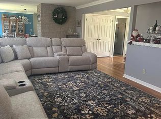 101 Columbine Dr, Trumbull, CT 06611