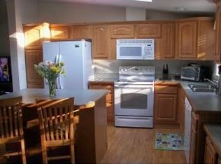 422 Sherwood Gln, Somersworth, NH 03878