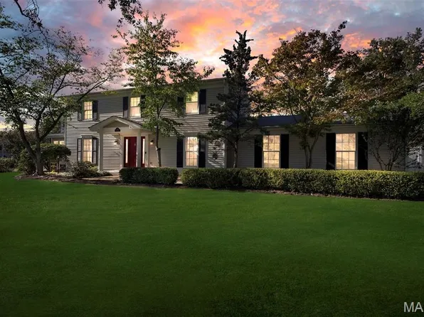 1596 Adgers Wharf Dr, Chesterfield, MO 63017