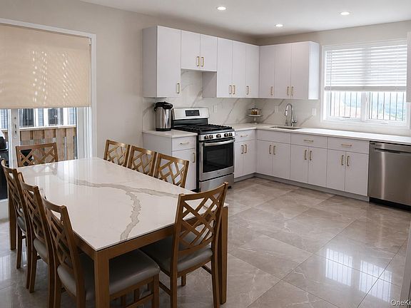 4th image of 23 Chevron Road #302