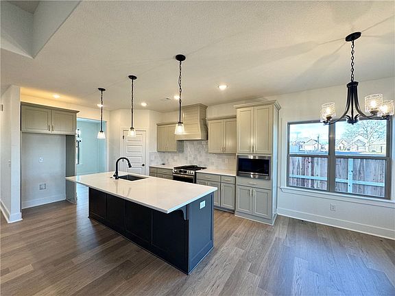 3rd image of 4501 SW Elderwood St
