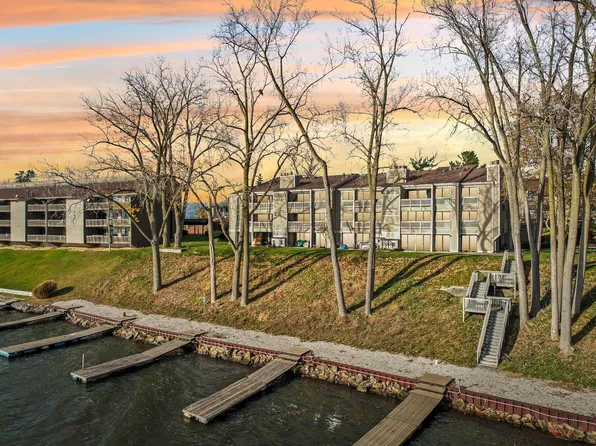 1740 Cliffs Lndg APT 301, Ypsilanti, MI 48198