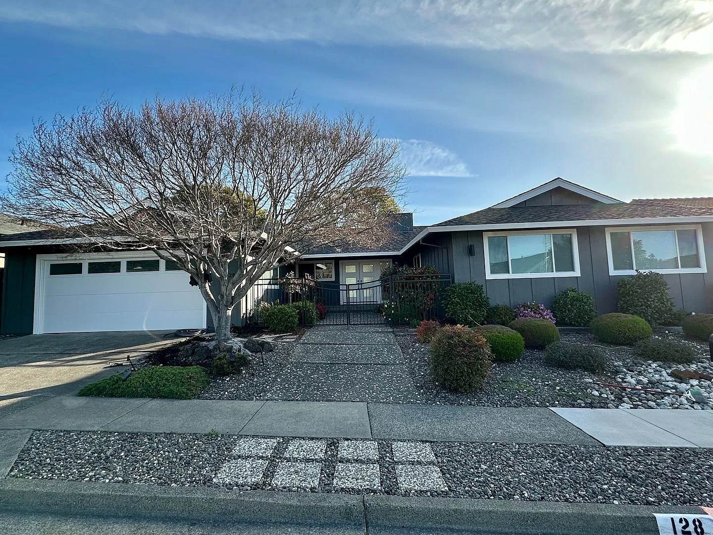 Updated Peacock Gap 4x2.5 View Home w. Pool & Hot Tub — Photo 3
