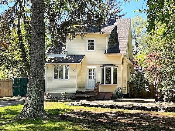 3rd image of 76 Knollwood Ave