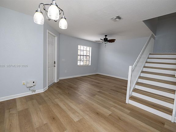 5th image of 3213 SE 6th St