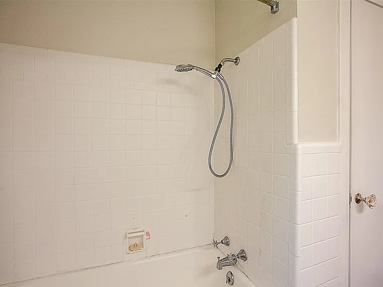 755 N 23rd St — Photo 30