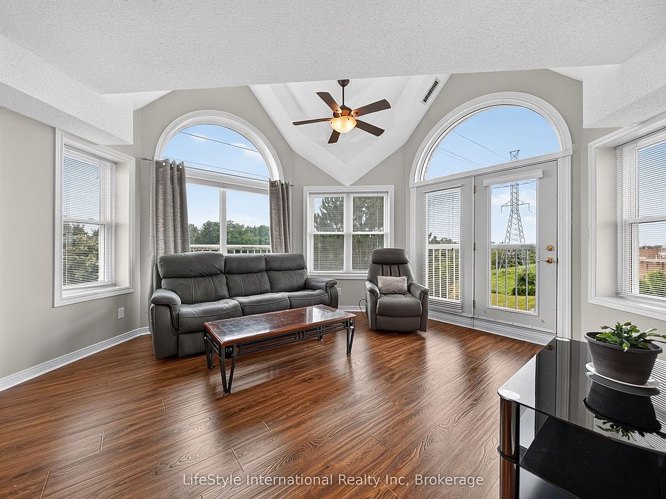 1st image of 208 Silvercreek Pkwy N #307