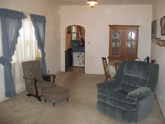 2nd image of 121 E Ohio St