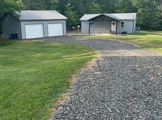 2509 Welch Rd, Little Hocking, OH 45742