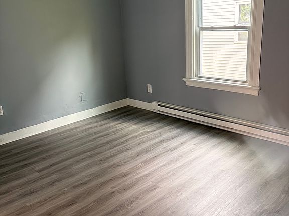 5th image of 136 Griggs St #2