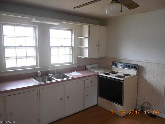 4th image of 2336 Park Road Ext