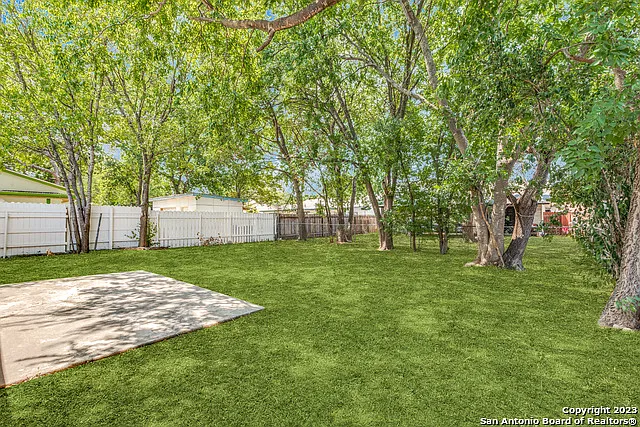 827 Spring Park St — Photo 11