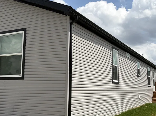 240 Roosevelt Dr #240, Davison, MI 48423