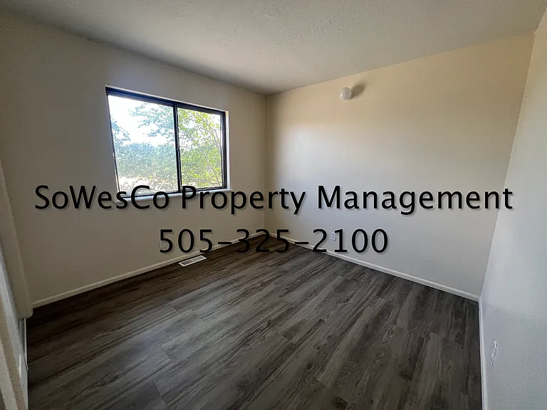 2408 Hutton Ave — Photo 7