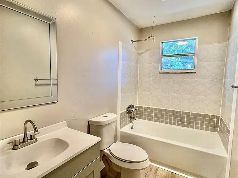 1709 E Chelsea St #B — Photo 8