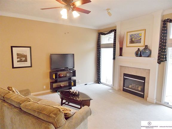 5th image of 18613 Leavenworth St