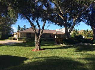552 Whispering Pine Ln, Naples, FL 34103