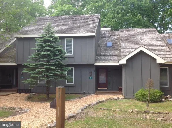 21 Telstar, Lake Harmony, PA 18624