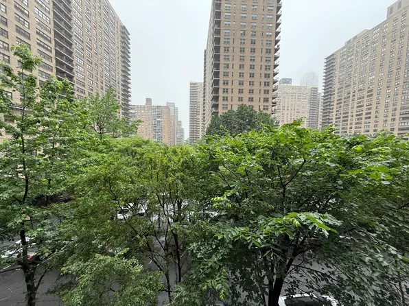 160 West End Avenue 4G image 8 of 8