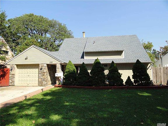 2nd image of 2131 Salisbury Park Dr