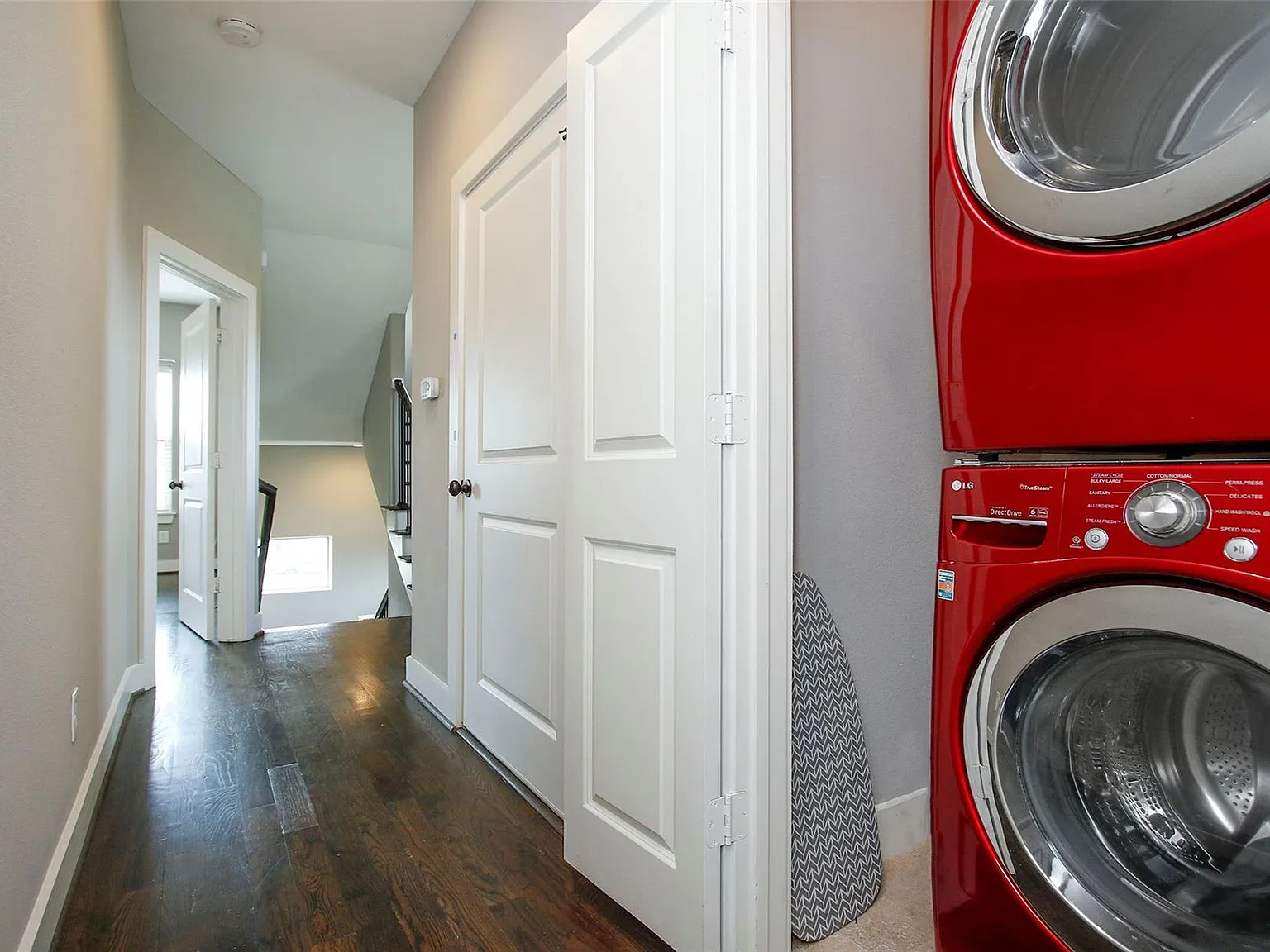 3 bed, 3.5 bath, 2090 sqft, $2,600 — Photo 3