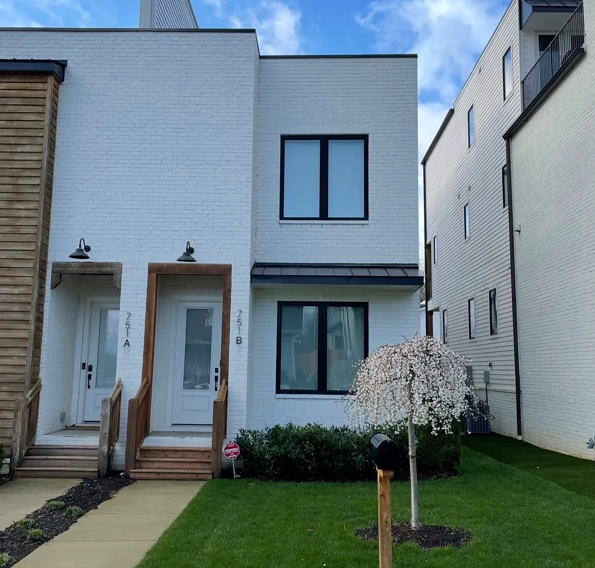 3 bed, 3.5 bath, 2585 sqft, $3,950 — Photo 1
