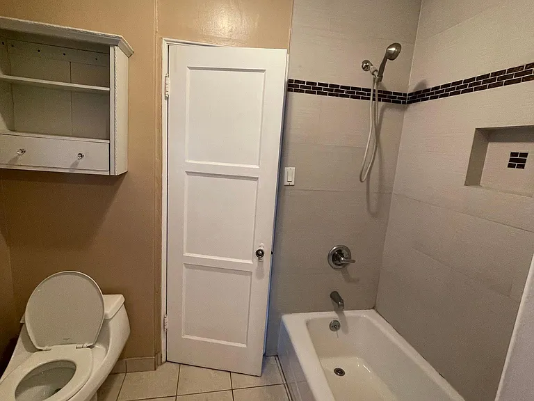 1060 S Corning St — Photo 22
