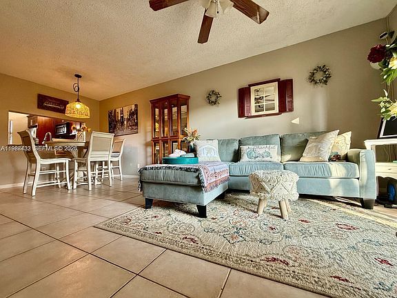 5th image of 10616 NW 10th St #104