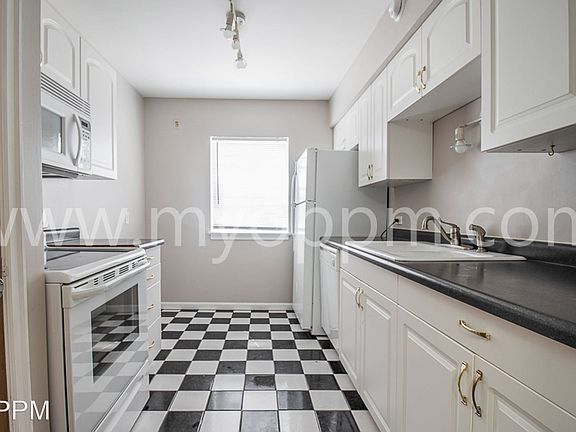 2nd image of 3518 California St #15329181