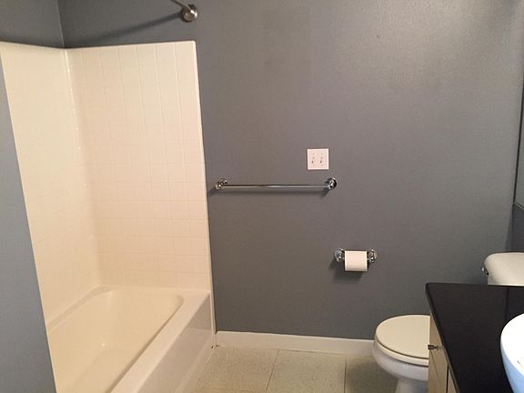 5th image of 1410 E Pine St Unit W205