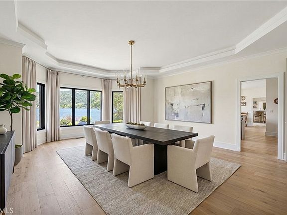 5th image of 8266 Peninsula Dr