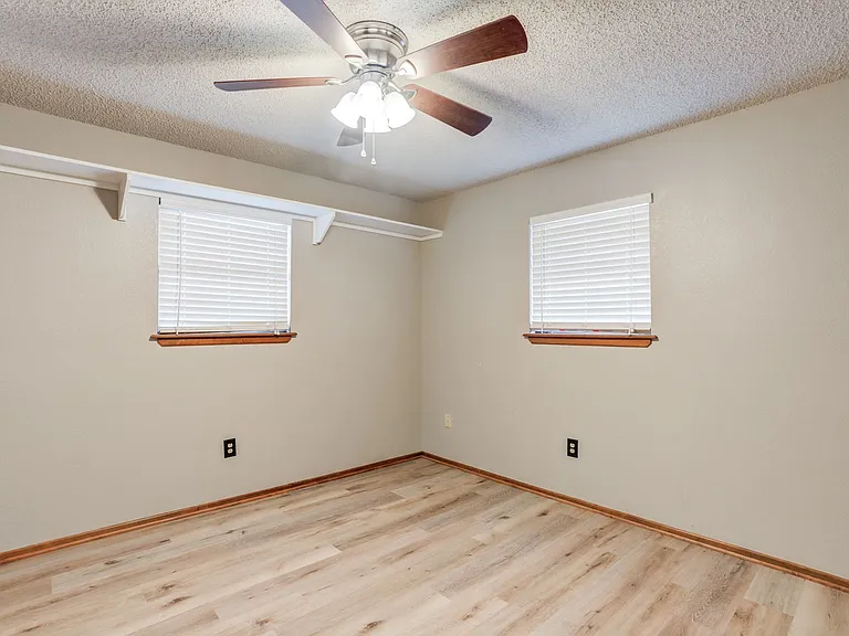810 Mimosa Ave — Photo 17