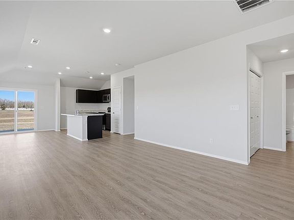 3rd image of 20763 Starside St