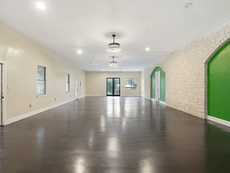 17621 Stacey Ln — Photo 10