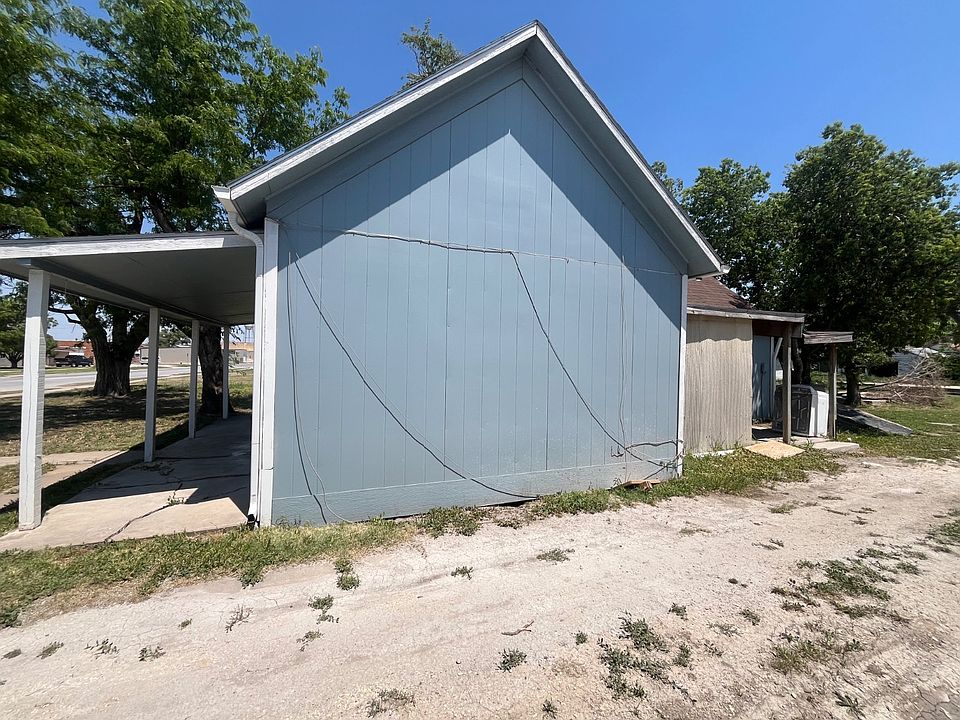 2nd image of 226 S 1st St