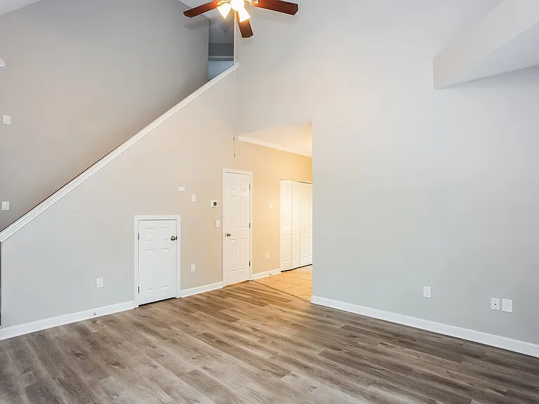 711 Continental Dr — Photo 6
