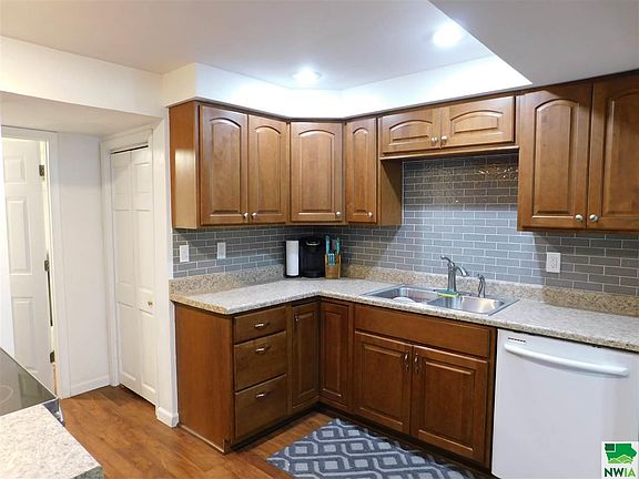 3rd image of 3423 Jennings St