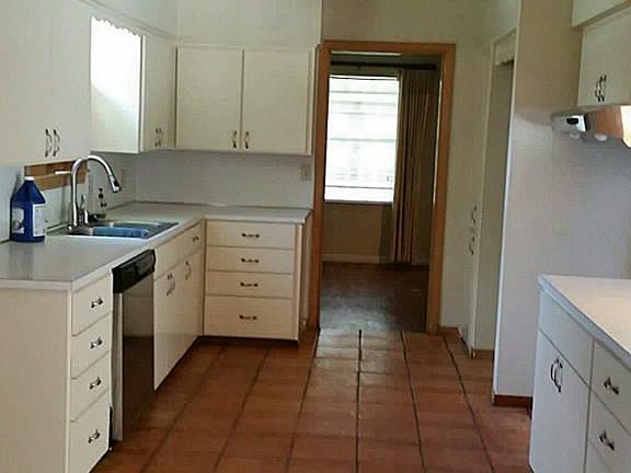 5th image of 8102 Glenbrae St